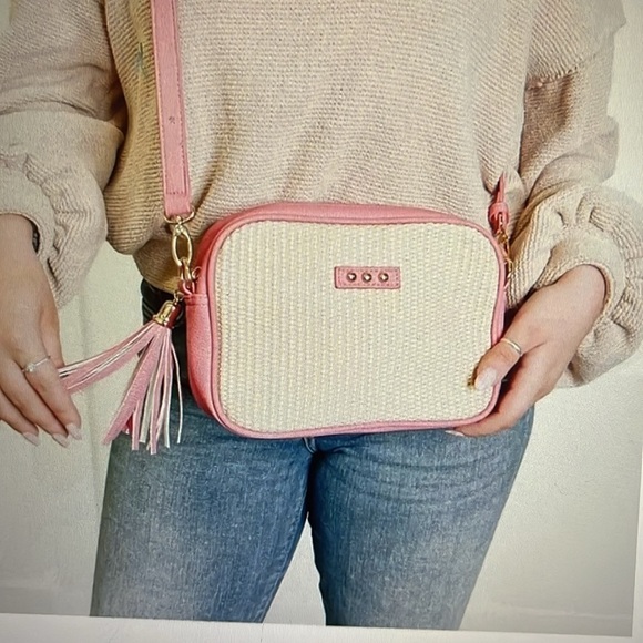 NEW Pretty simple pink purse - Picture 6 of 6